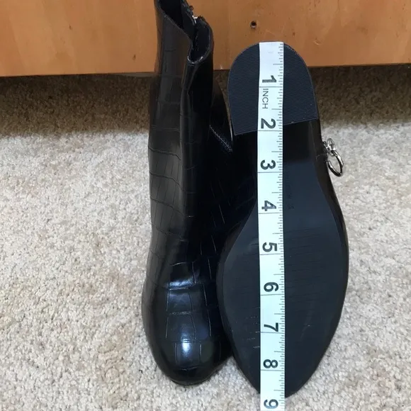 PULL &amp; BEAR black EU Size 38 black ankle boots