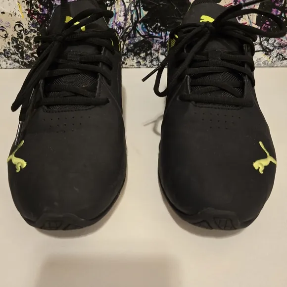 PUMA Black Neon Yellow Sneakers Gym Shoes Athletic Wear Running Size 7 Tennies
