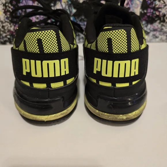 PUMA Black Neon Yellow Sneakers Gym Shoes Athletic Wear Running Size 7 Tennies