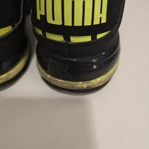 PUMA Black Neon Yellow Sneakers Gym Shoes Athletic Wear Running Size 7 Tennies