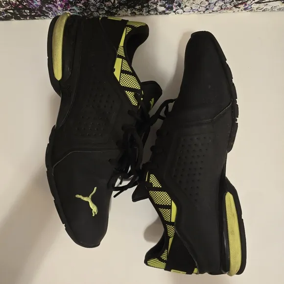 PUMA Black Neon Yellow Sneakers Gym Shoes Athletic Wear Running Size 7 Tennies