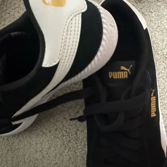 PUMA Black White Low-Top Sneakers Breathable Mesh Cushioned Sole Men’s Size 9.5