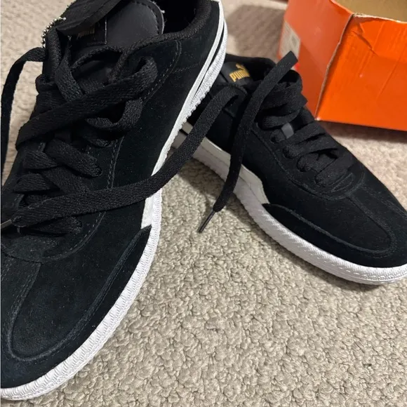 PUMA Black White Low-Top Sneakers Breathable Mesh Cushioned Sole Men’s Size 9.5
