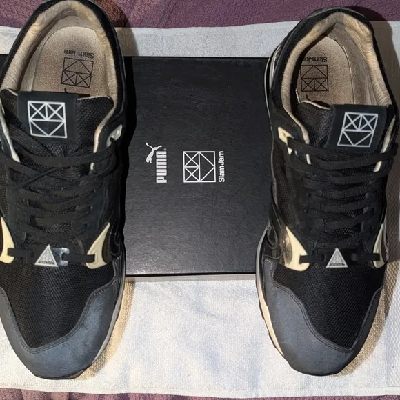 Puma Men's Black and Gray Sneakers