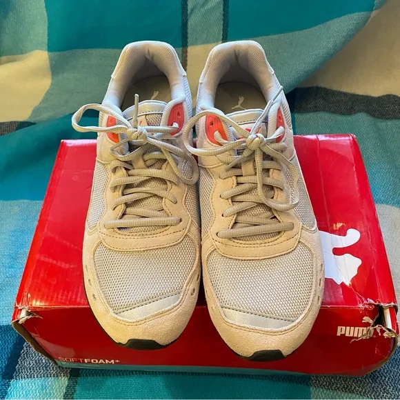 Puma Sneakers w/ softfoam!