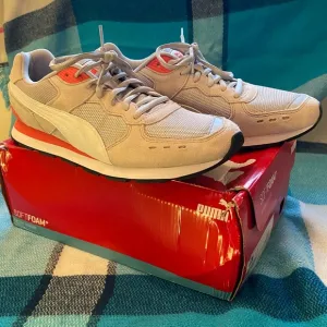 Puma Sneakers w/ softfoam!