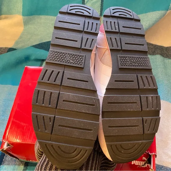 Puma Sneakers w/ softfoam!