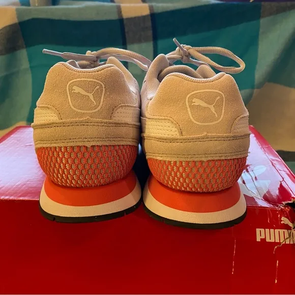 Puma Sneakers w/ softfoam!