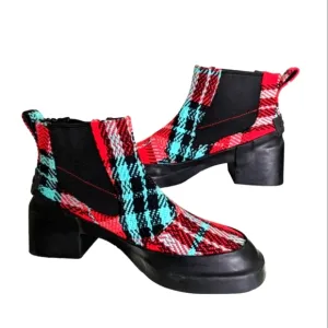 Rain  Tartan-print Boots in Red...Size...41/11