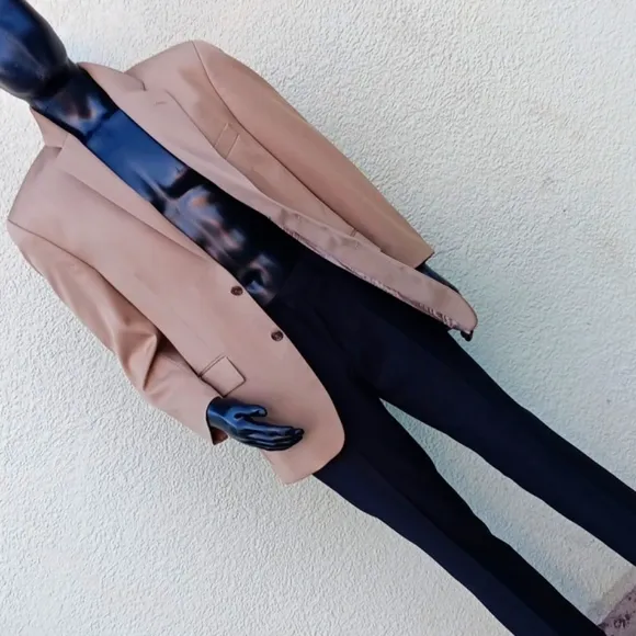 RALPH LAUREN  MEN'S PURE WOOL (2) BUTTON LUXURY BLAZER (CANADA)