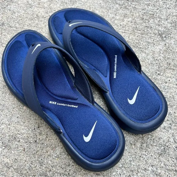 RARE USED WMNS NIKE ULTRAS COMFORTS THONGS TRIPLE BLUES WHITES FOOTBEDS