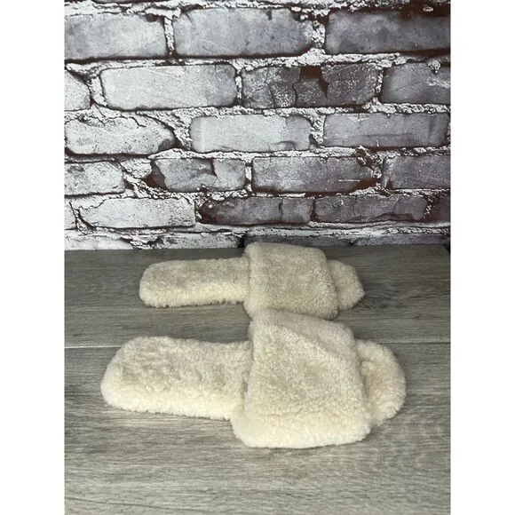 Raye Sherp Ivory Cream Faux Fur Slippers Open Toe Sandals Women’s Sz 7M US/38EU
