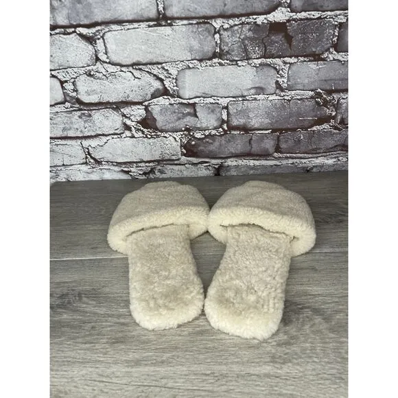 Raye Sherp Ivory Cream Faux Fur Slippers Open Toe Sandals Women’s Sz 7M US/38EU