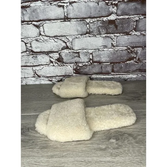 Raye Sherp Ivory Cream Faux Fur Slippers Open Toe Sandals Women’s Sz 7M US/38EU