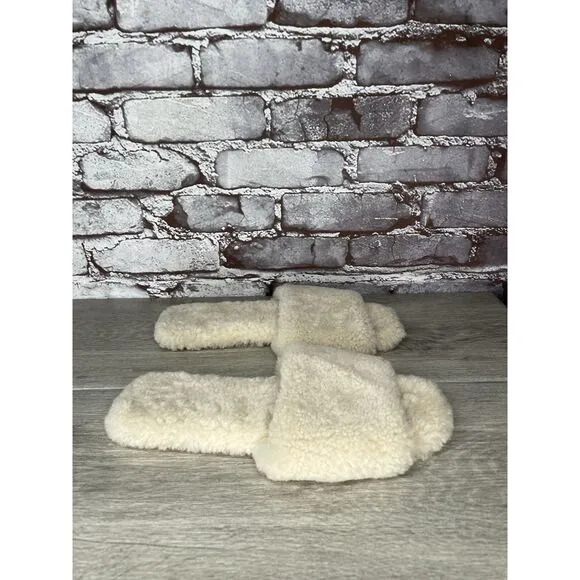 Raye Sherp Ivory Cream Faux Fur Slippers Open Toe Sandals Women’s Sz 7M US/38EU