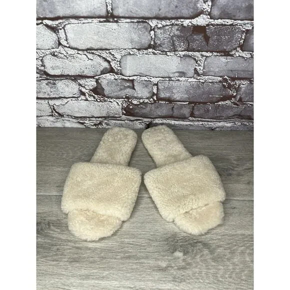 Raye Sherp Ivory Cream Faux Fur Slippers Open Toe Sandals Women’s Sz 7M US/38EU