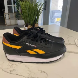 Reebok Men's Black and Yellow Sneakers