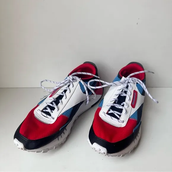 Reebok Red, Blue And White Athletic Pre-Owned Men Shoes Size:7