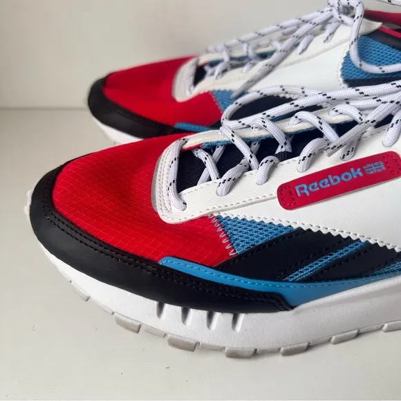 Reebok Red, Blue And White Athletic Pre-Owned Men Shoes Size:7