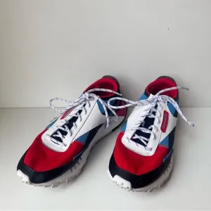 Reebok Red, Blue And White Athletic Pre-Owned Men Shoes Size:7