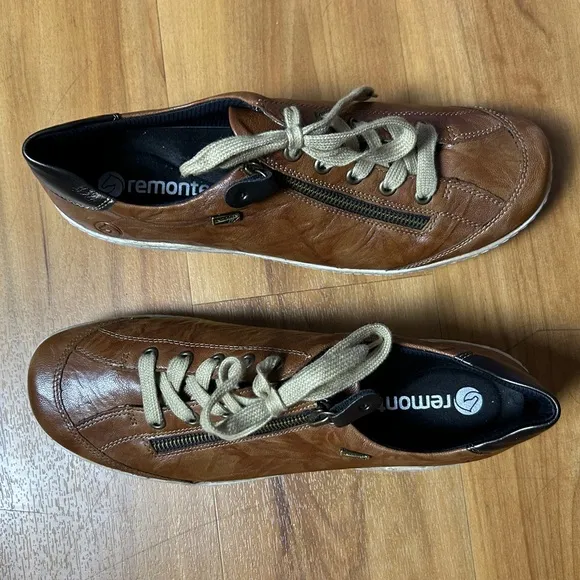 Remonte Brown and Black Sneakers with Zipper Detail