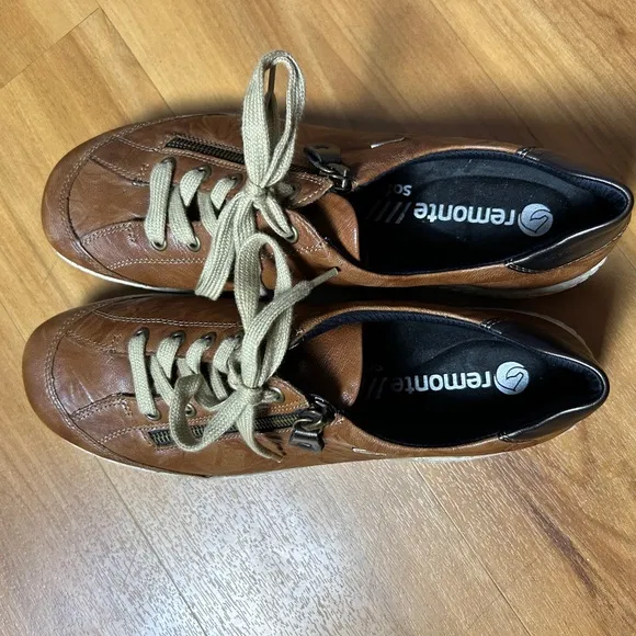 Remonte Brown and Black Sneakers with Zipper Detail