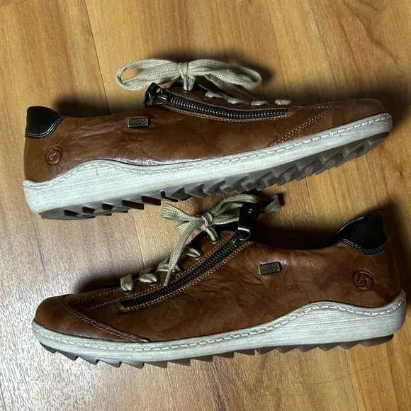 Remonte Brown and Black Sneakers with Zipper Detail