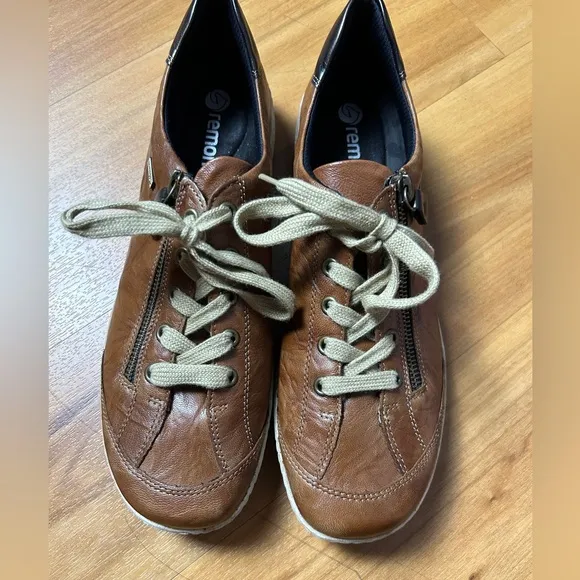 Remonte Brown and Black Sneakers with Zipper Detail