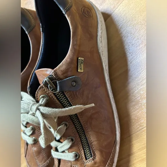 Remonte Brown and Black Sneakers with Zipper Detail