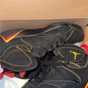 Retro Jordan pre worn size 7 gradeschool
