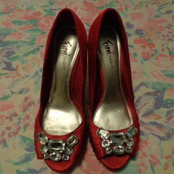 RICH GIRL FIONI NIGHT RED SATIN BEJEWELED HIGH HEELED SHOES 7 &amp; 12