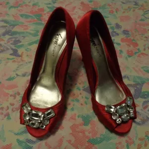RICH GIRL FIONI NIGHT RED SATIN BEJEWELED HIGH HEELED SHOES 7 &amp; 12