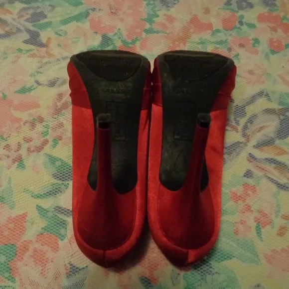 RICH GIRL FIONI NIGHT RED SATIN BEJEWELED HIGH HEELED SHOES 7 &amp; 12