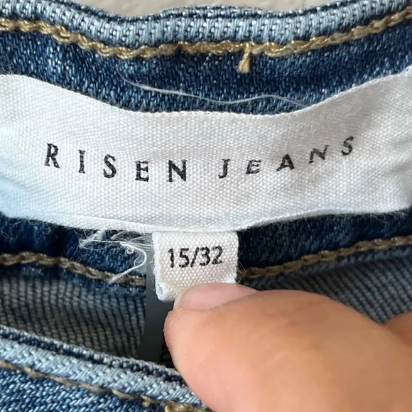 Risen Jeans Distressed Frayed Hem Cropped Flare Dark Denim Jeans Size 32 Waist