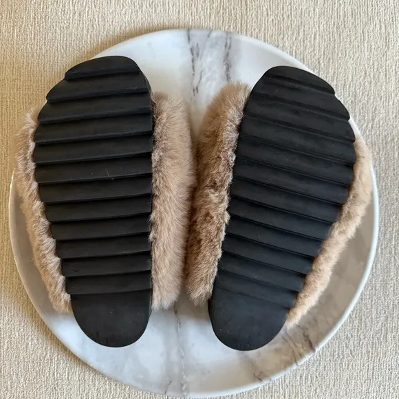 ROAM Cloud Slippers Nude Faux Fur Sandal Size 7