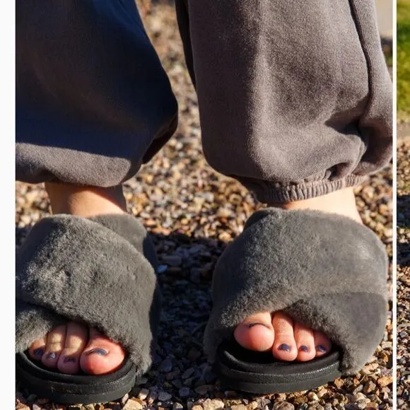 ROAM MINI CLOUD SLIDE IN CHARCOAL NIM size 7/ 37