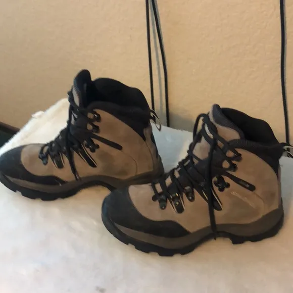 Salomon hiking boots p2681