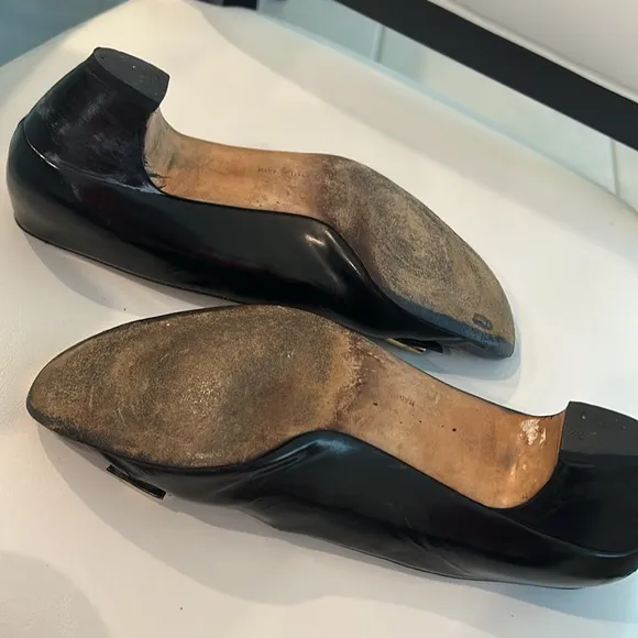 Salvatore Ferragamo Black Patent Leather Dress Shoes Gold Bow sz 7.5 AA GUC