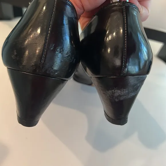 Salvatore Ferragamo Black Patent Leather Dress Shoes Gold Bow sz 7.5 AA GUC