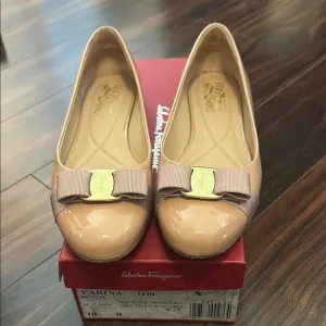 Salvatore Ferragamo Cream Loafers with Gold Accent