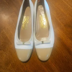 Salvatore Ferragamo flat white and beige 6.5 flats