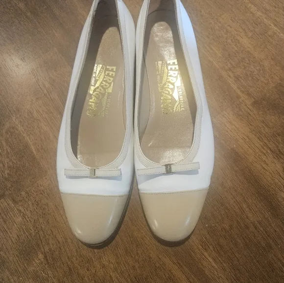 Salvatore Ferragamo flat white and beige 6.5 flats