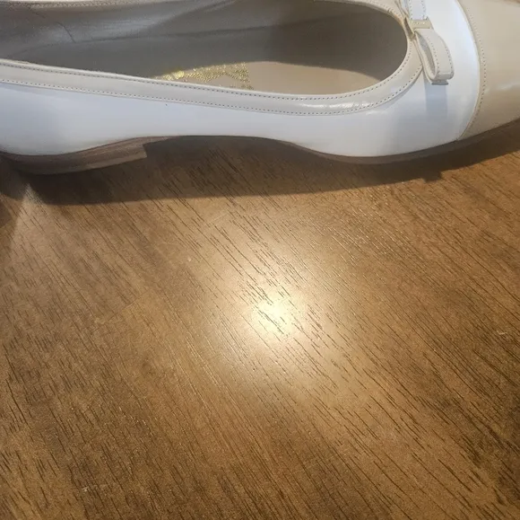 Salvatore Ferragamo flat white and beige 6.5 flats