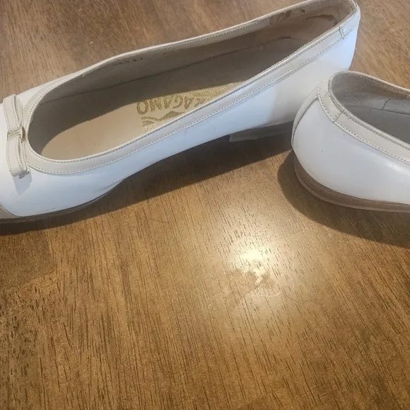 Salvatore Ferragamo flat white and beige 6.5 flats