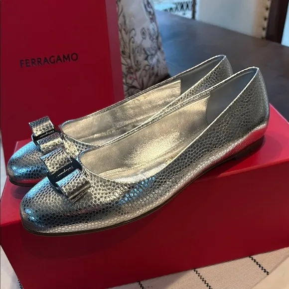 Salvatore Ferragamo Silver Ballet luxury Flats- Italian leather - New in box