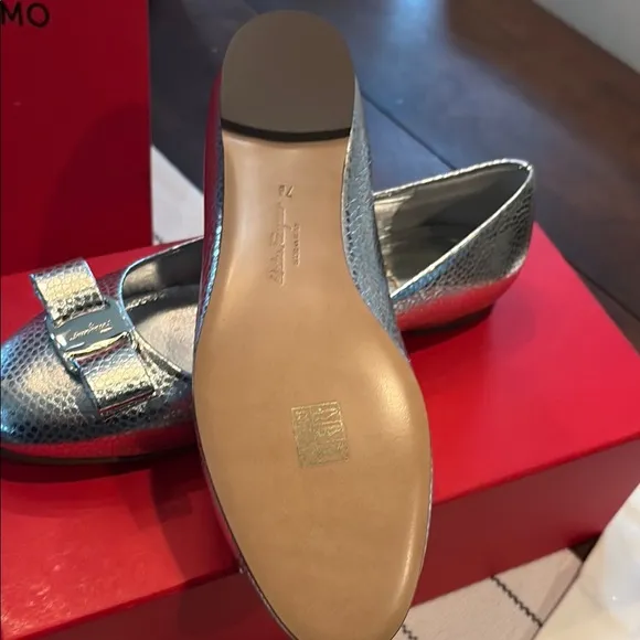 Salvatore Ferragamo Silver Ballet luxury Flats- Italian leather - New in box