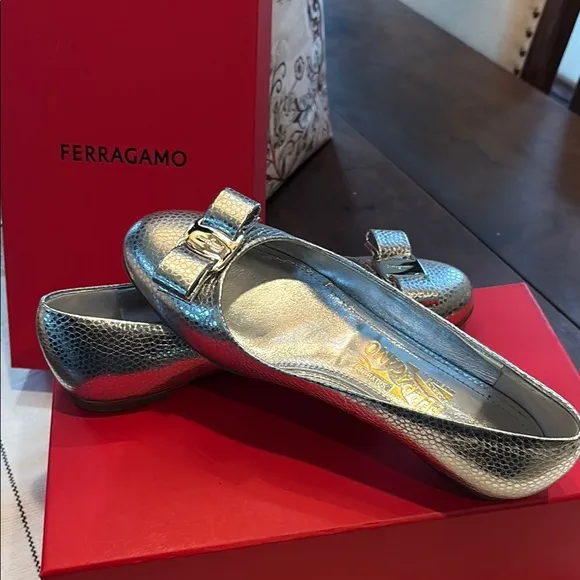 Salvatore Ferragamo Silver Ballet luxury Flats- Italian leather - New in box