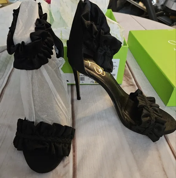 Sam Edelman Women's Sawyer Ruffled Ankle Strap Sandals 5.5, 7.5, 10 NEW