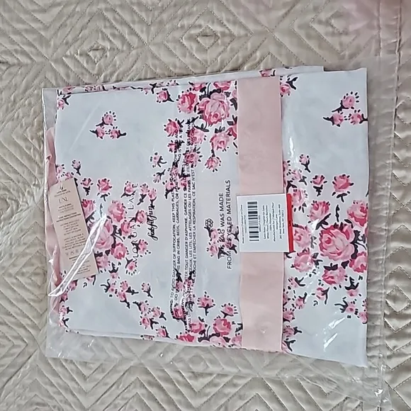 Satin Robe White Floral by Morgan Lane Size L / XL, &amp; Splendid Pink Slippers S/M