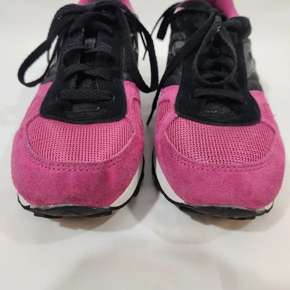 Saucony Shadow Women's Pink and Black Sneakers Size 8